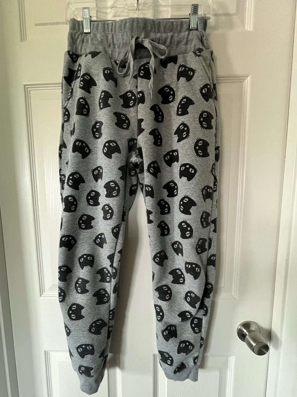 Better / Together Gray Sweat Pants with Black Cats
Size: Medium (Juniors) - Picture 1 of 6